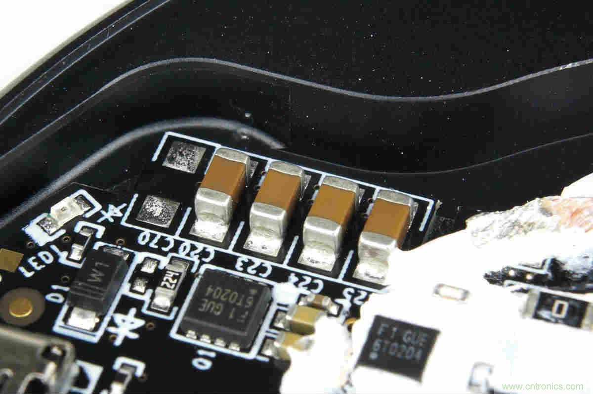 拆解對比：系出同門，小米、紫米無線充電器的差別有多大？