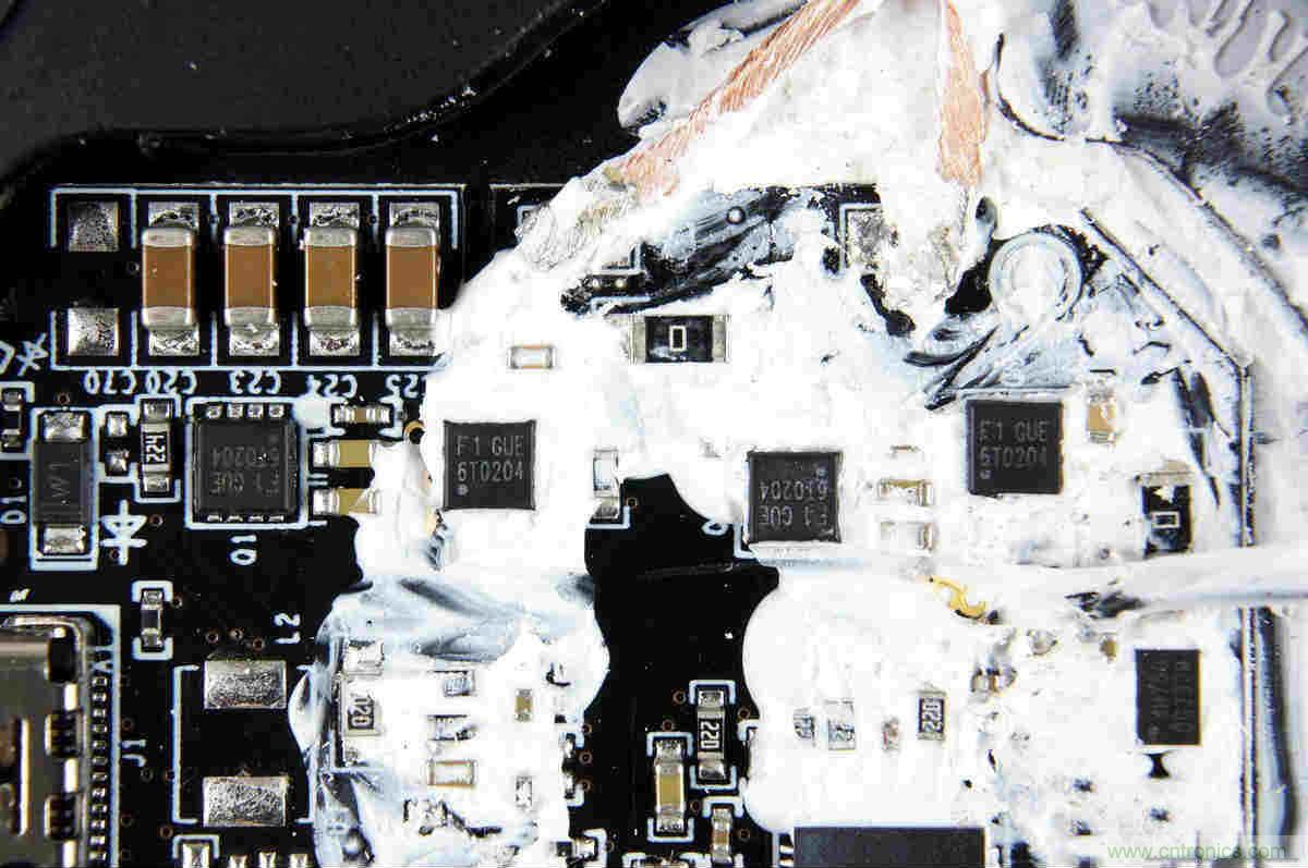 拆解對比：系出同門，小米、紫米無線充電器的差別有多大？