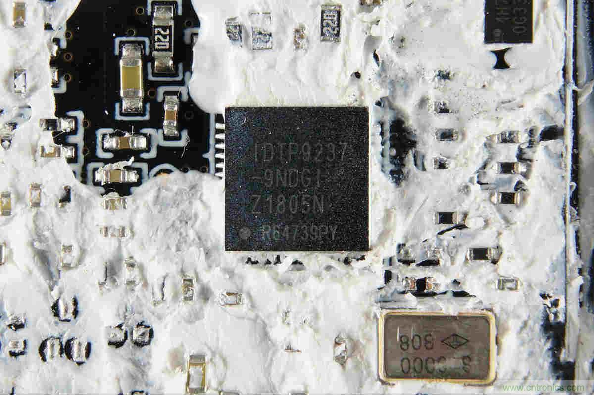 拆解對比：系出同門，小米、紫米無線充電器的差別有多大？