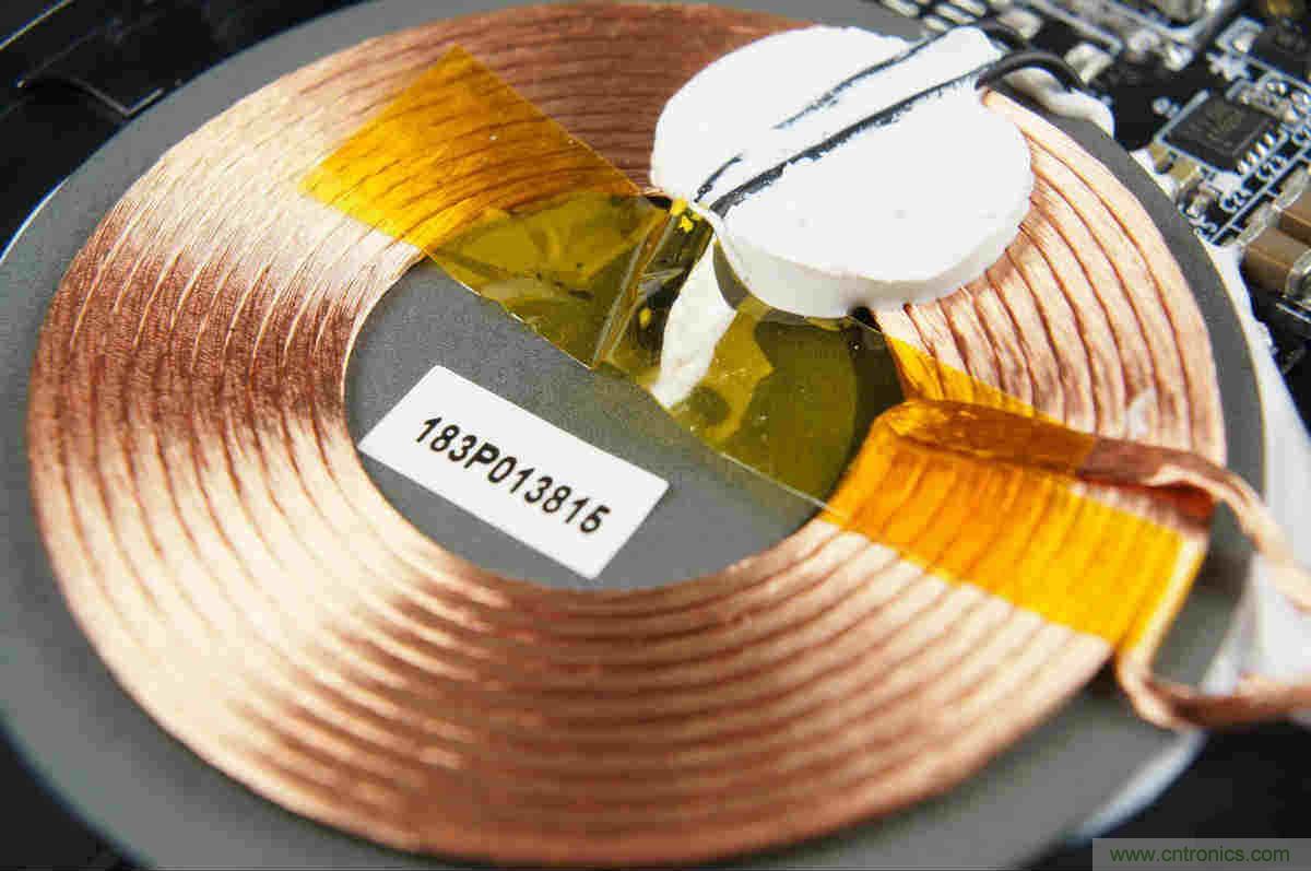 拆解對比：系出同門，小米、紫米無線充電器的差別有多大？