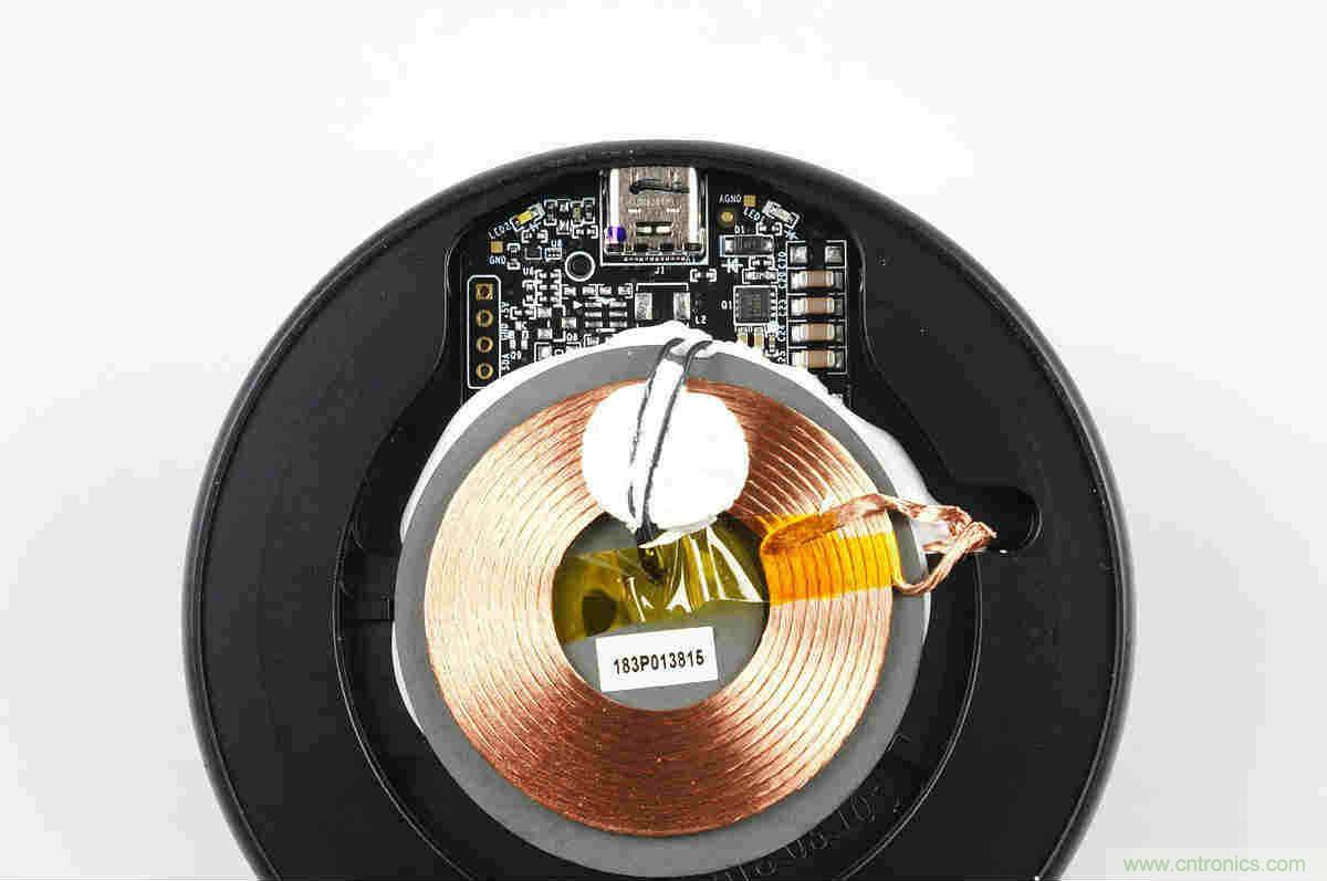 拆解對比：系出同門，小米、紫米無線充電器的差別有多大？