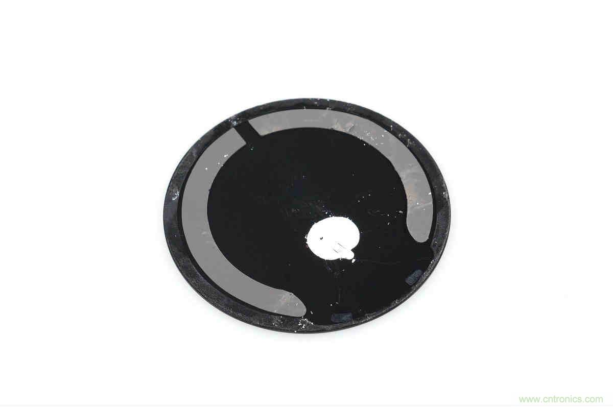 拆解對比：系出同門，小米、紫米無線充電器的差別有多大？