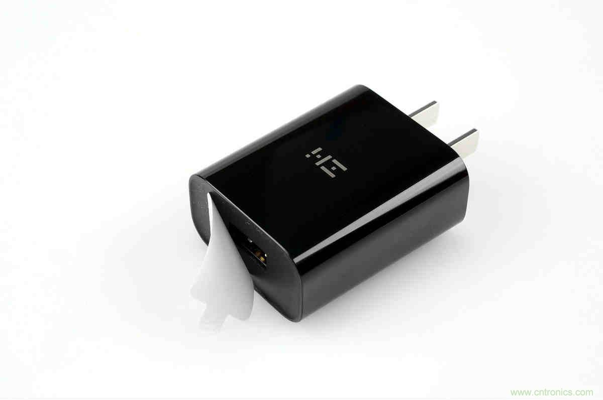 拆解對比：系出同門，小米、紫米無線充電器的差別有多大？