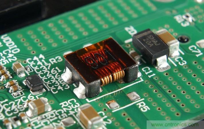 拆解對比：系出同門，小米、紫米無線充電器的差別有多大？