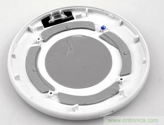 拆解對比：系出同門，小米、紫米無線充電器的差別有多大？