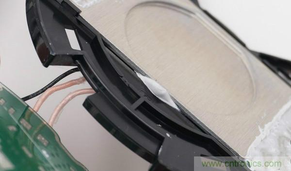 拆解華為保時捷設計快充無線充電器:憑啥能賣699?