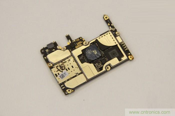 堅果R1拆解:內部設計究竟如何?