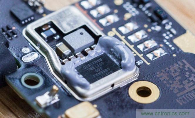 拆解黑鯊手機:多級直觸一體式液冷系統有什么門道?