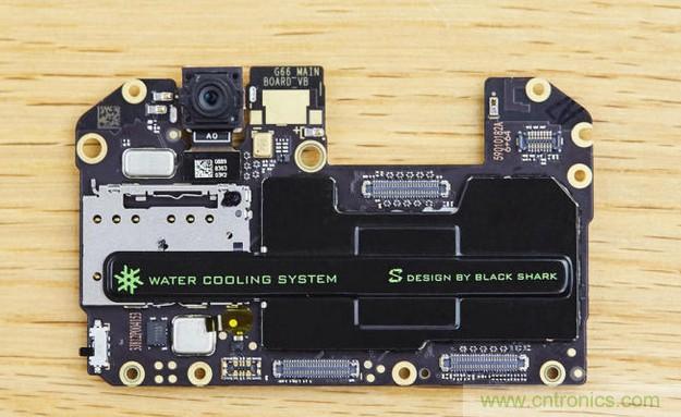 拆解黑鯊手機:多級直觸一體式液冷系統有什么門道?