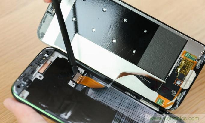 拆解黑鯊手機:多級直觸一體式液冷系統有什么門道?