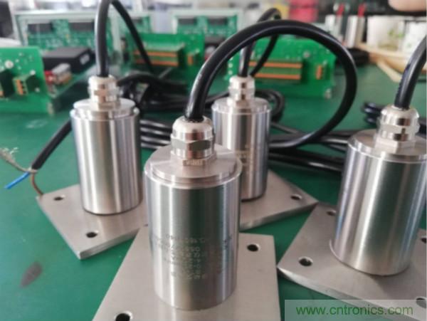 振動傳感器的機電變換原理？主要的分類有哪些？