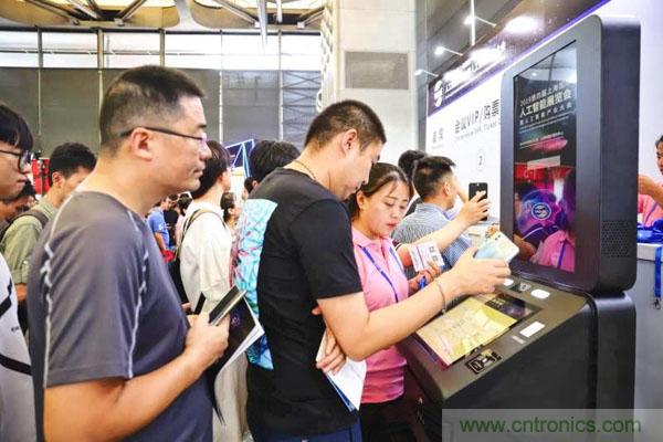 明年再見!“WAIE 2019第四屆上海國際人工智能展覽會暨人工智能產業大會”完美落幕! 明年再見!“WAIE 2019第四屆上海國際人工智能展覽會暨人工智能產業大會”完美落幕!