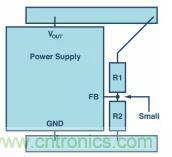 如何使用電源設計中的分壓器調節輸出電壓？
