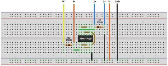   材料  ? ADALM2000主動學習模塊 ? 無焊試驗板和跳線套件 ? 一臺HPH1-1400L 6繞組變壓器 ? 一臺HPH1-0190L 6繞組變壓器 ? 兩個100 Ω電阻  說明  在無焊試驗板上構建圖2所示的電路。需要使用此設置來測量初級/次級匝數比為1:1的三種不同配置下，兩個變壓器型號各自的頻率響應。兩個紅色箭頭表示在初級和次級使用同一個線圈的配置中連接源電阻和負載電阻的位置。藍色箭頭對應的是在初級和次級使用兩個串聯線圈的配置。綠色箭頭對應的是在初級和次級使用三個串聯線圈的配置。